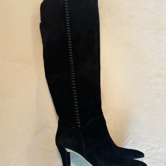 VINCE CAMUTO
Seselti Knee High Boot In Sable size 6.5 - Picture 2 of 5